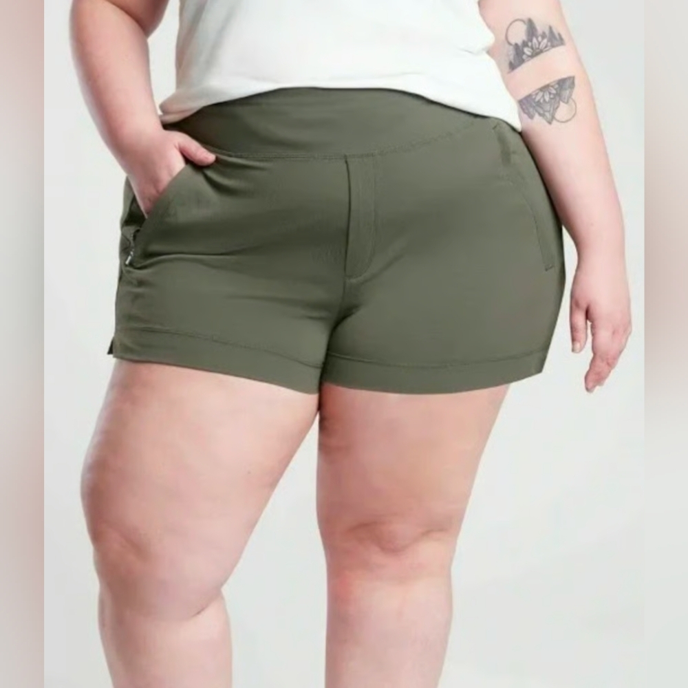 Athleta Women's Plus Size Gray Trekkie North Shorts